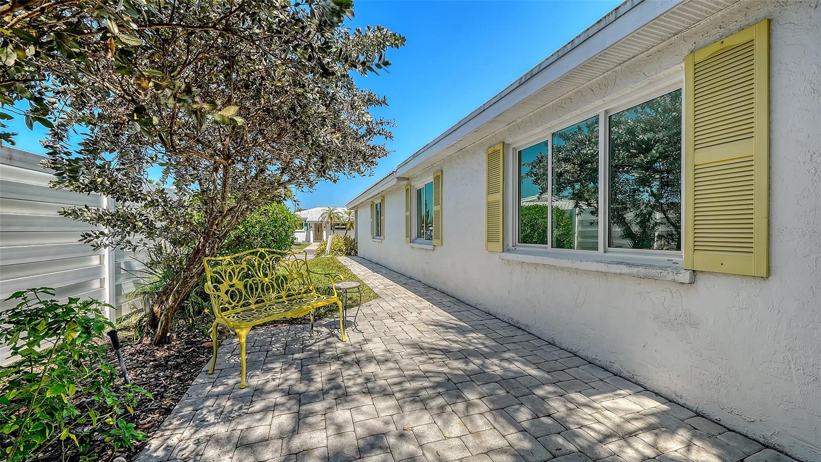 554 SPANISH DR S, LONGBOAT KEY, FL — photo 39