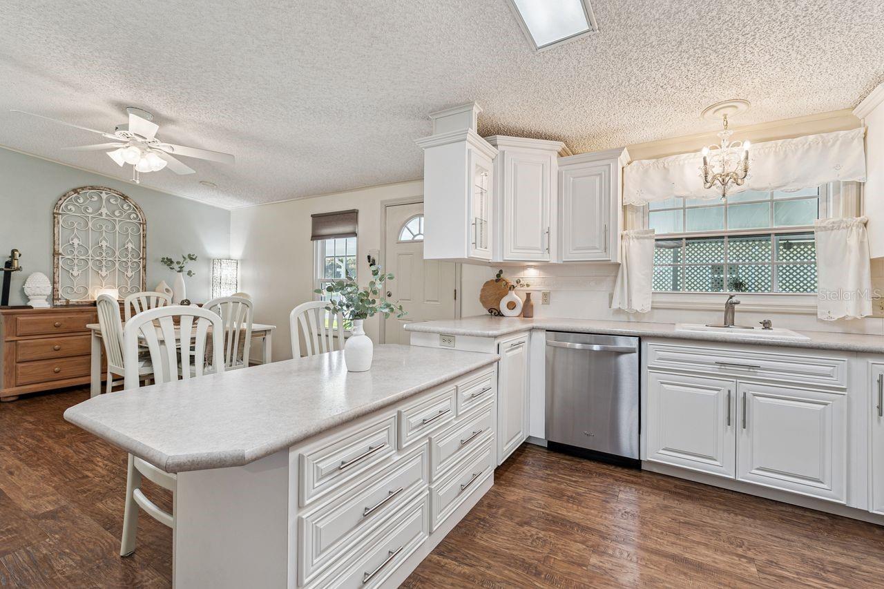6643 WESTCHESTER DR NE, WINTER HAVEN, FL — photo 11