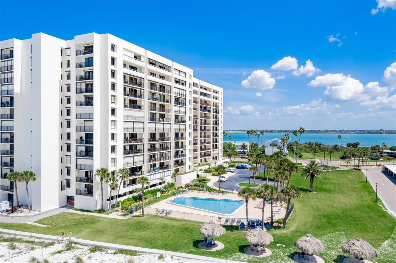 1460 GULF BLVD #1205, CLEARWATER BEACH, FL — photo 3