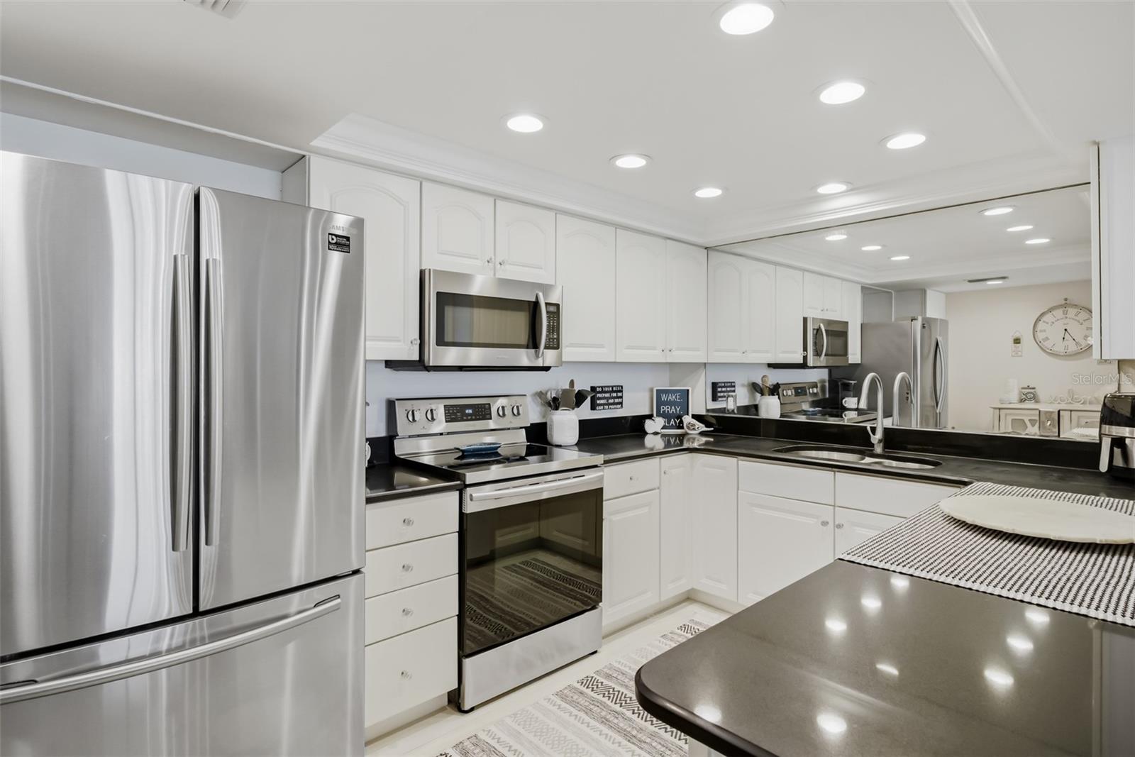 1460 GULF BLVD #1205, CLEARWATER BEACH, FL — photo 19