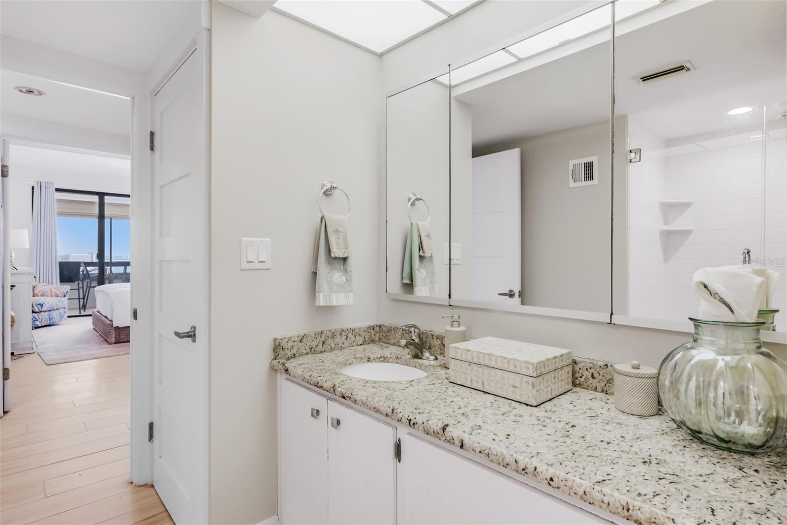 1460 GULF BLVD #1205, CLEARWATER BEACH, FL — photo 32