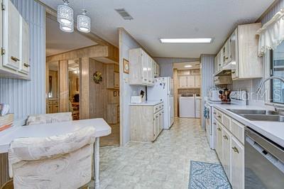 35151 COLONY HILLS DR, ZEPHYRHILLS, FL — photo 23