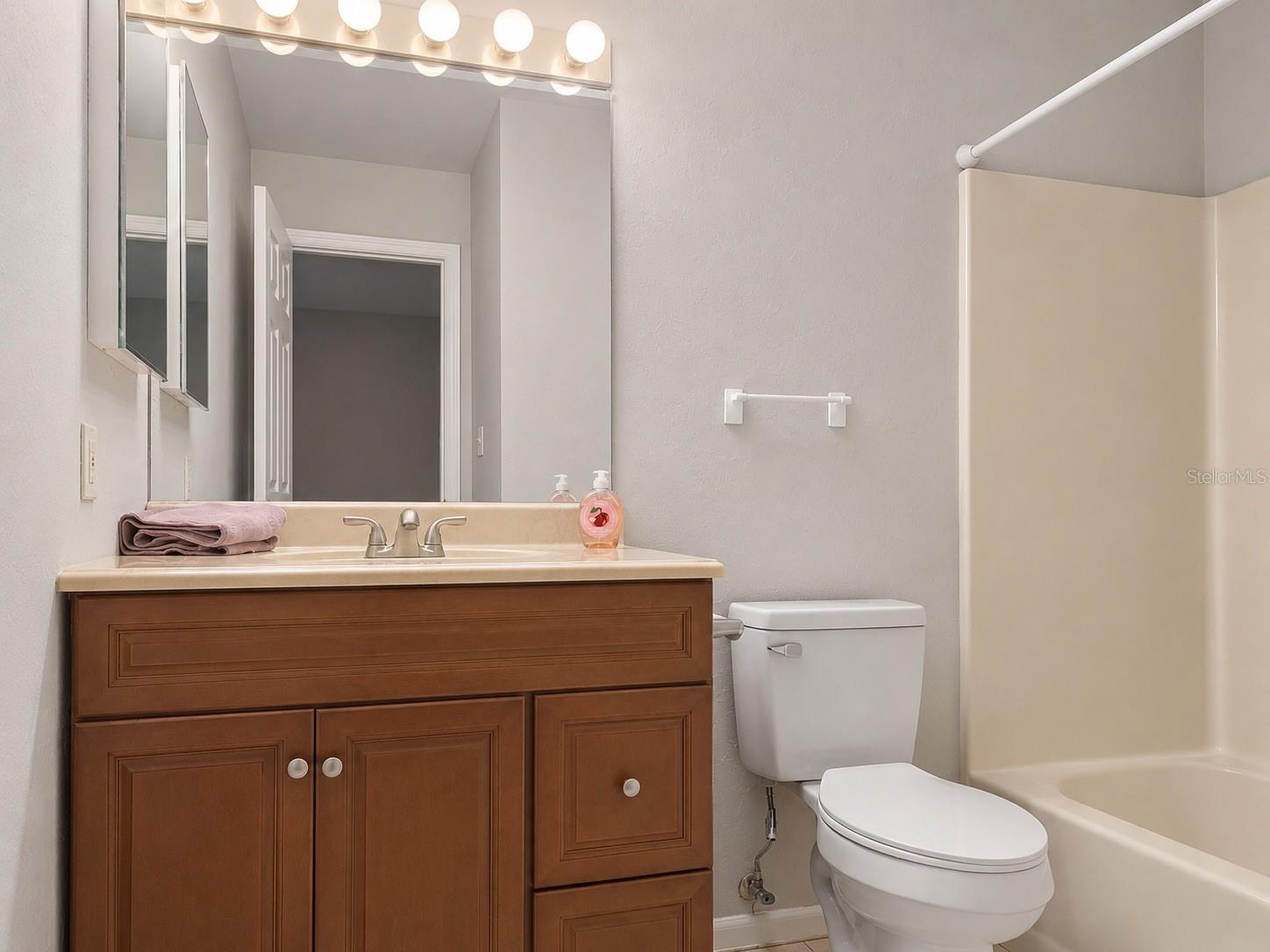 81 SE 16TH AVE #D101, GAINESVILLE, FL — photo 18