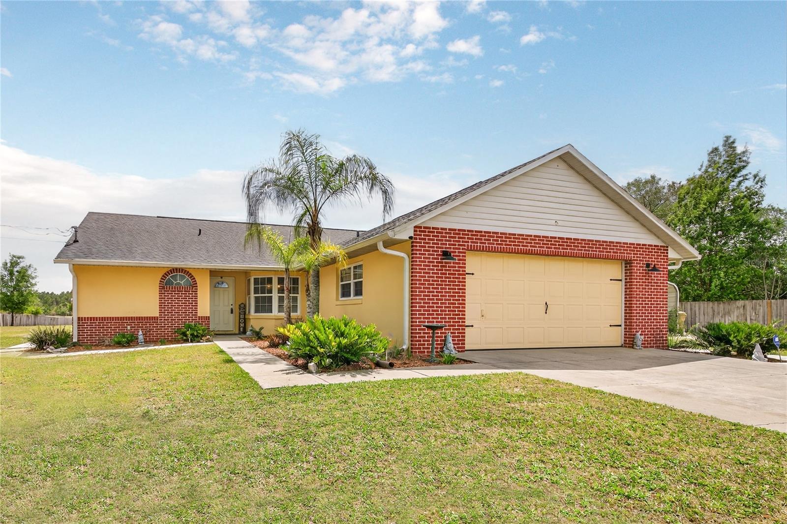 23440 OAK LN, SORRENTO, FL