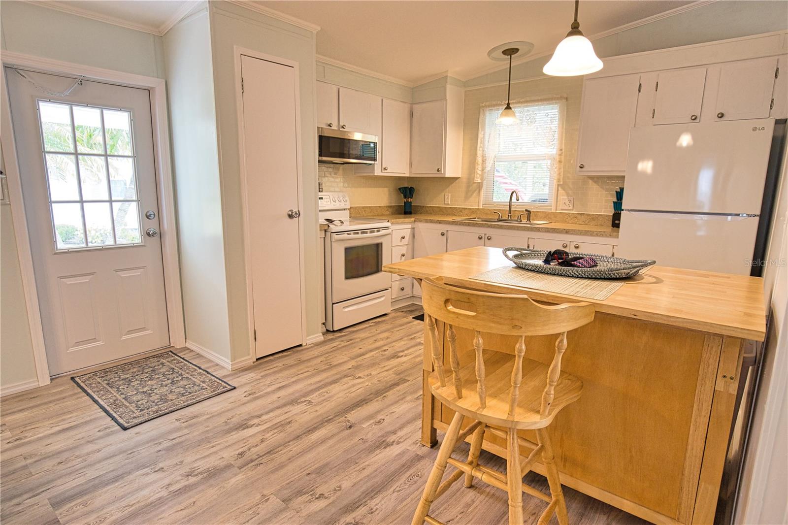 618 IGLESIA DR, NORTH PORT, FL — photo 4
