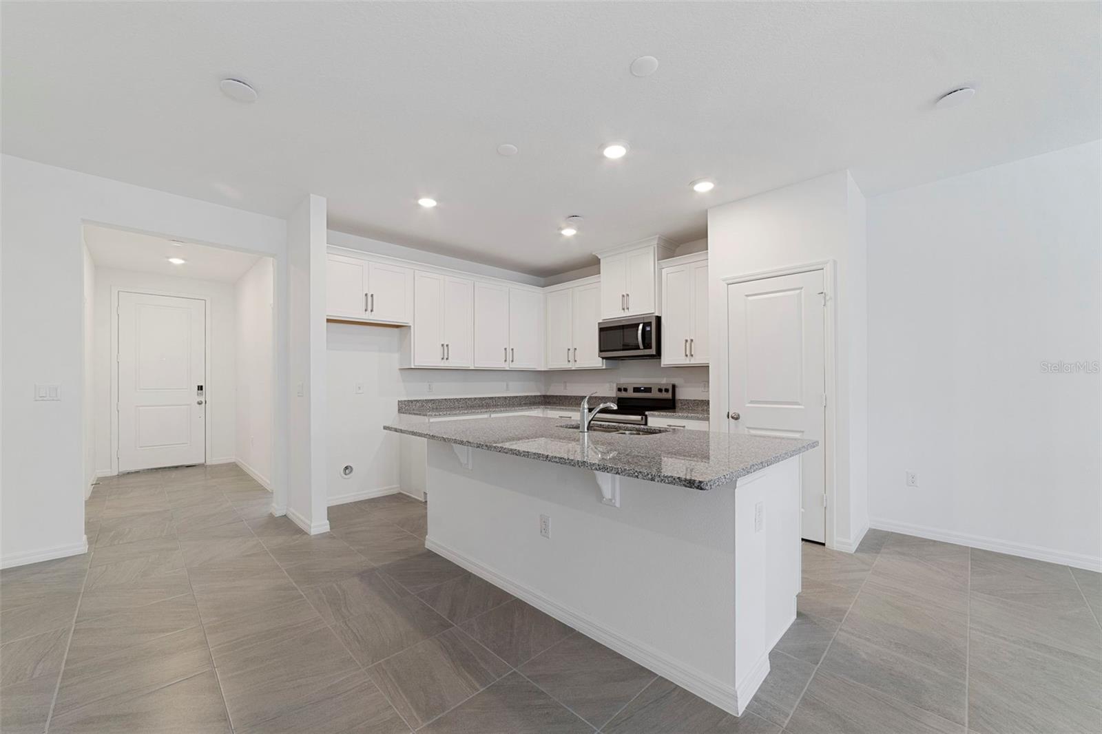 684 LOLA LN, OVIEDO, FL — photo 3