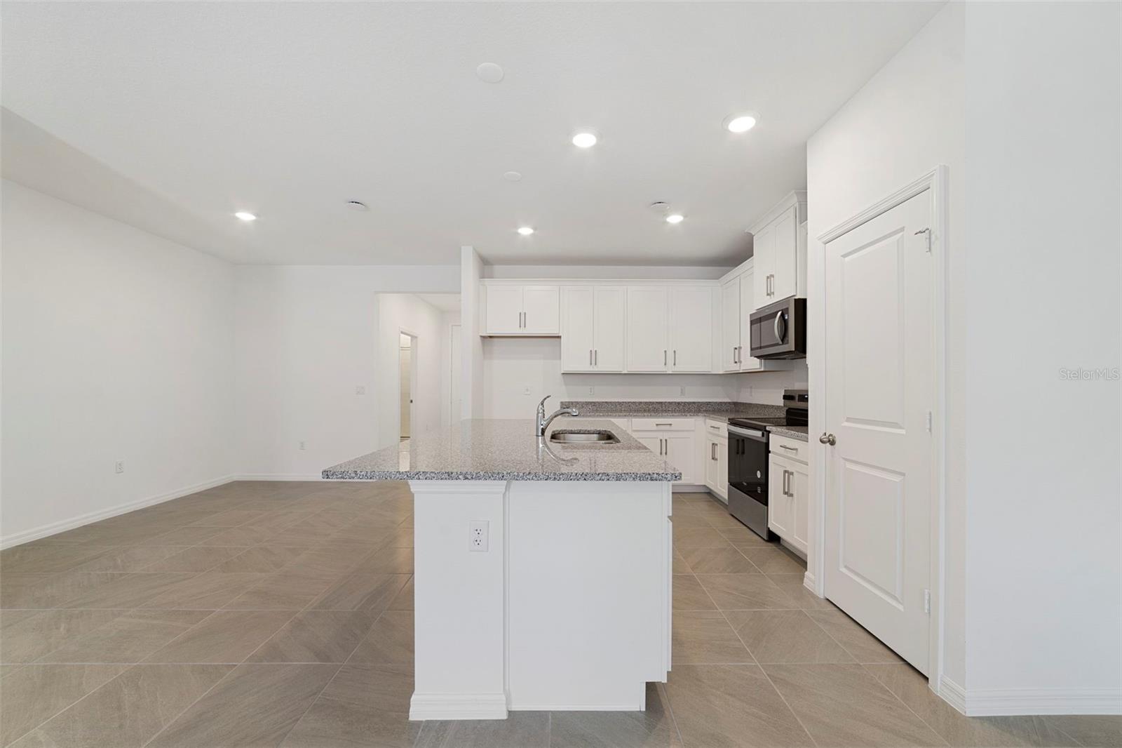 684 LOLA LN, OVIEDO, FL — photo 7