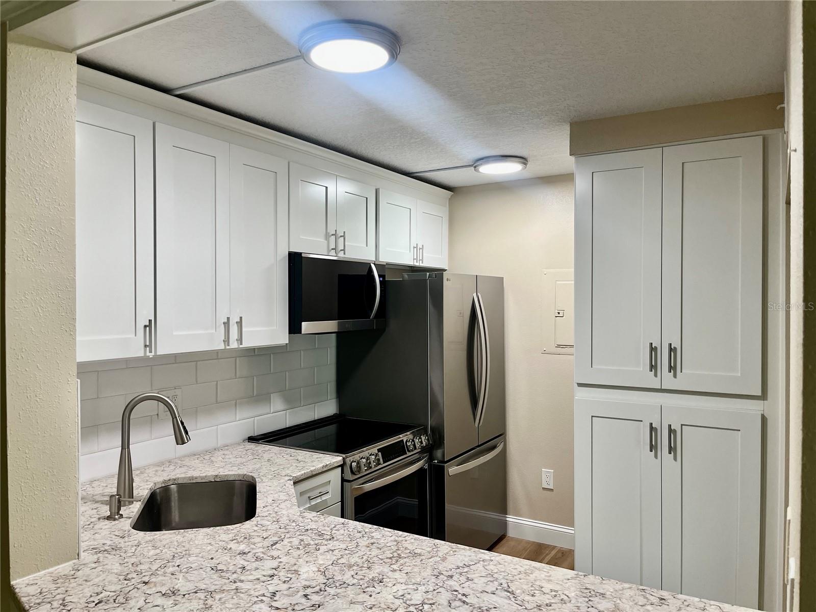 1423 PINE GLEN LN #H2, TARPON SPRINGS, FL — photo 2