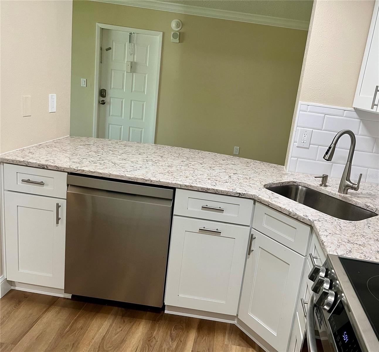 1423 PINE GLEN LN #H2, TARPON SPRINGS, FL — photo 8