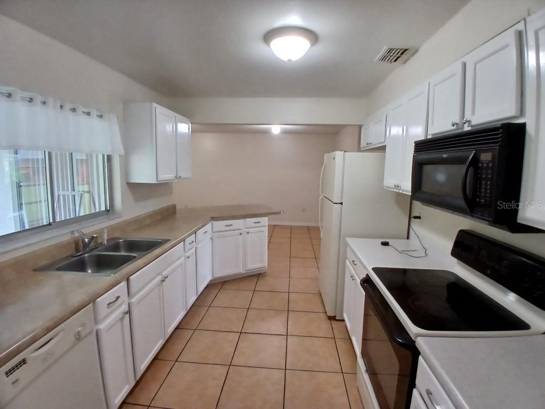 632 MIDIRON DR, POINCIANA, FL — photo 9