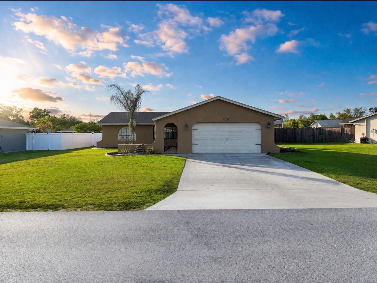 7051 LEXINGTON CIR, BROOKSVILLE, FL — photo 2