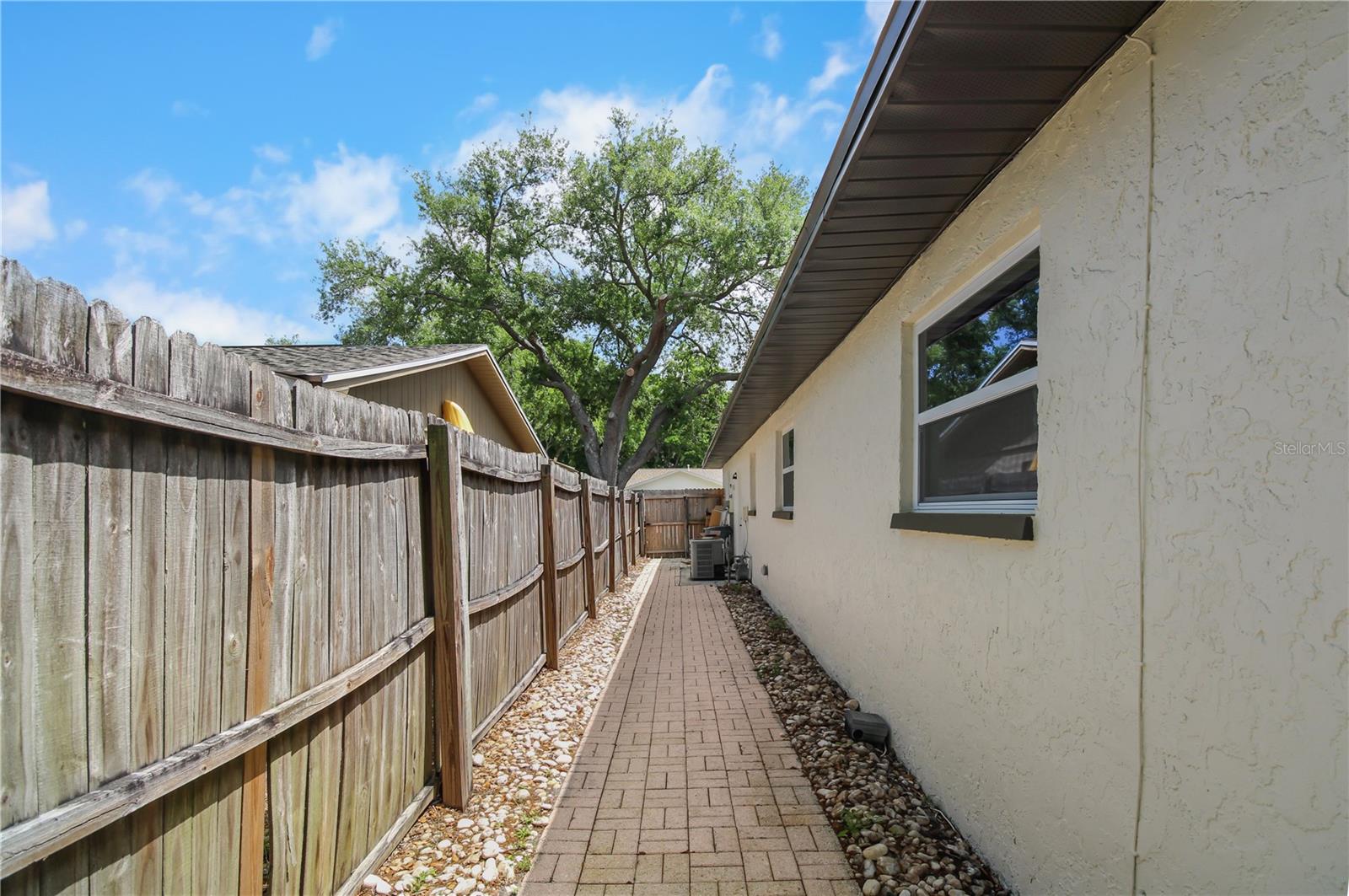 11492 93RD ST, LARGO, FL — photo 33