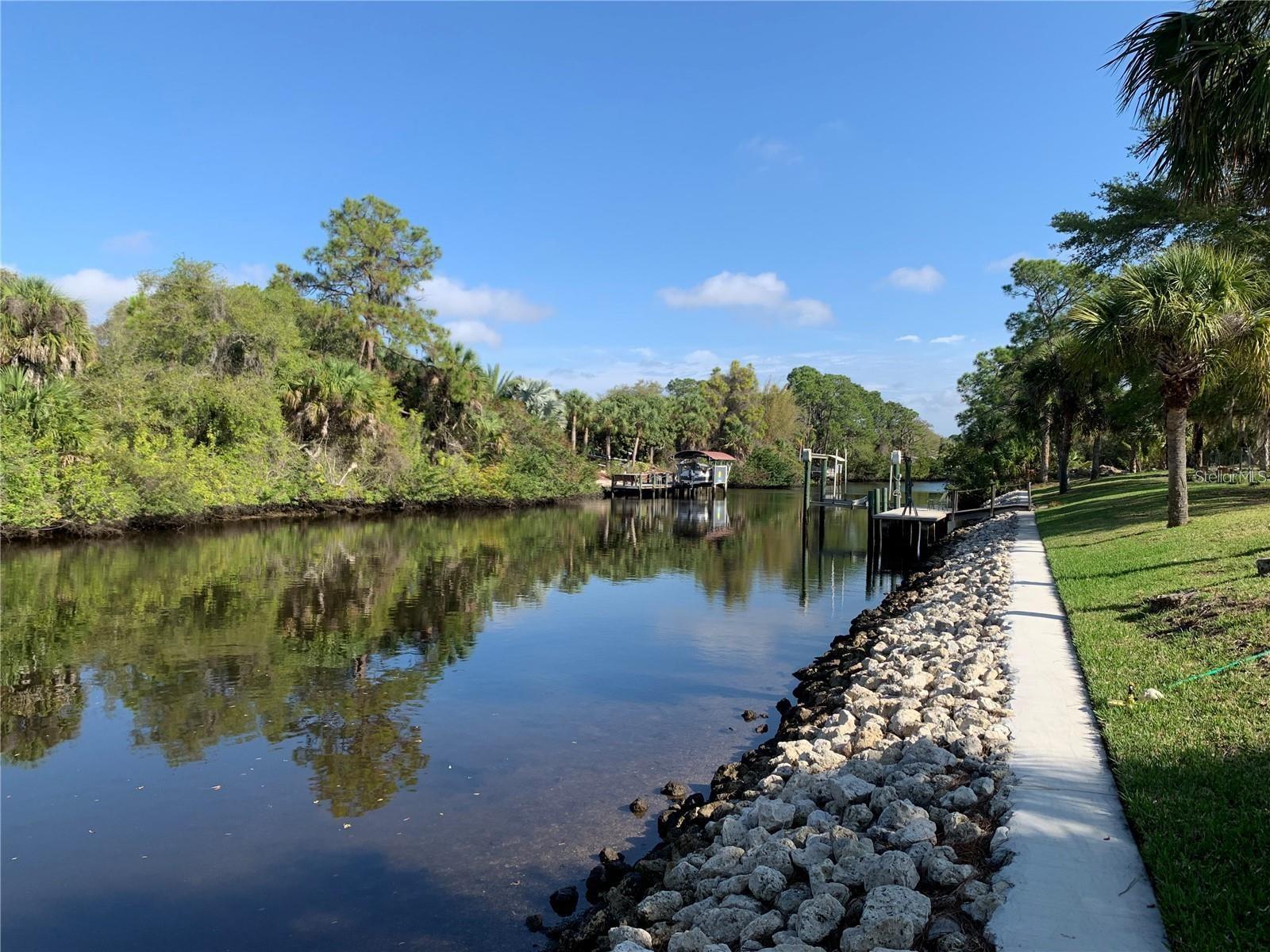 1375 CLEARVIEW DR, PORT CHARLOTTE, FL — photo 4