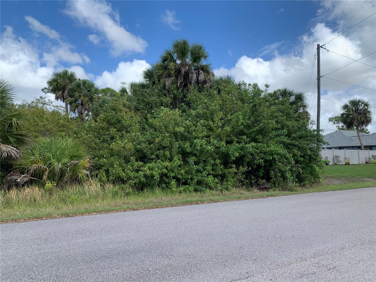 1375 CLEARVIEW DR, PORT CHARLOTTE, FL — photo 8
