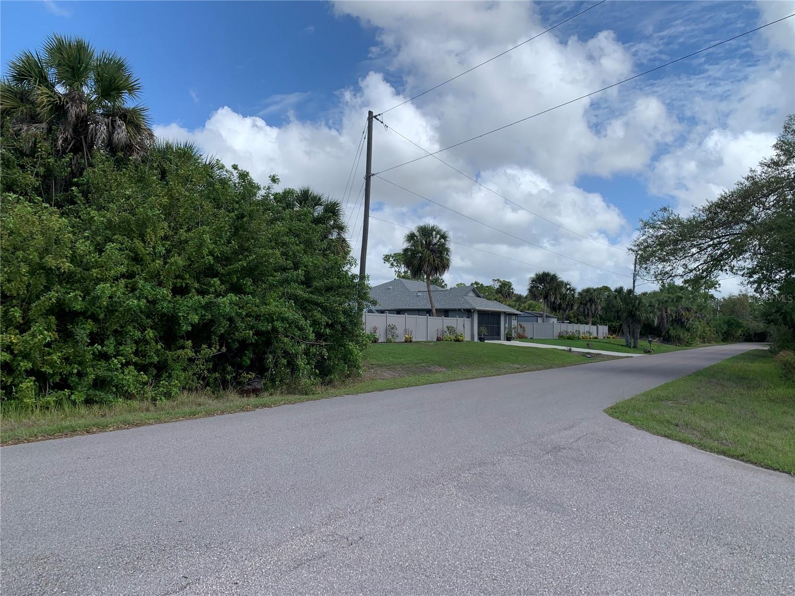 1375 CLEARVIEW DR, PORT CHARLOTTE, FL — photo 9