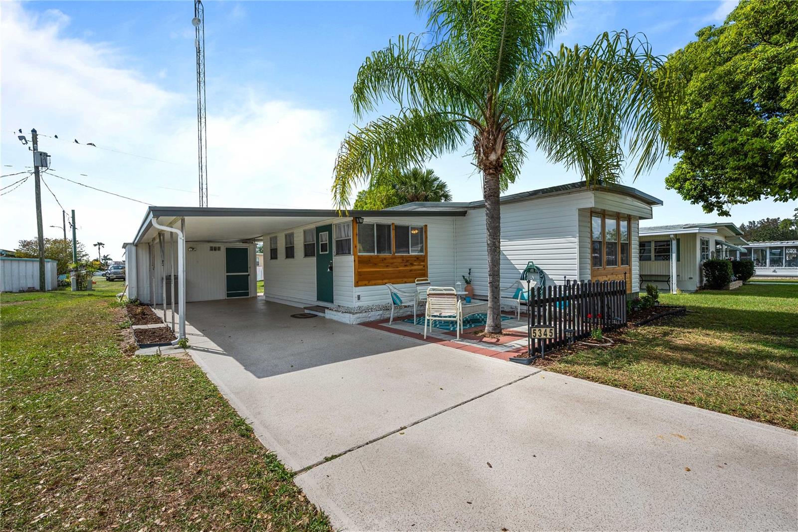 5345 JO ST, ZEPHYRHILLS, FL — photo 3