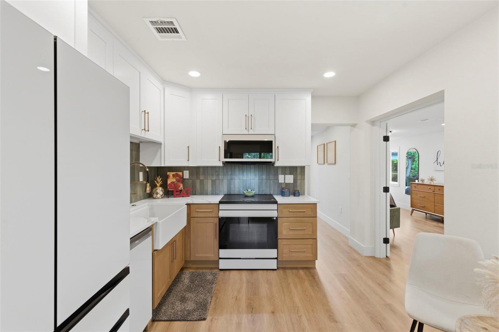 8051 26TH AVE N, ST PETERSBURG, FL — photo 14
