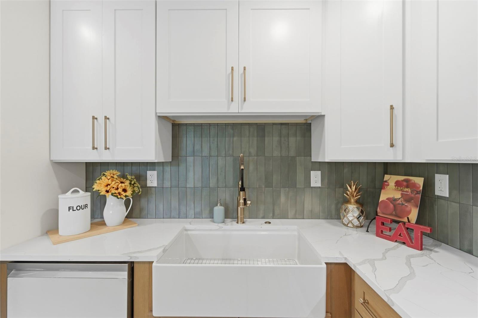 8051 26TH AVE N, ST PETERSBURG, FL — photo 17