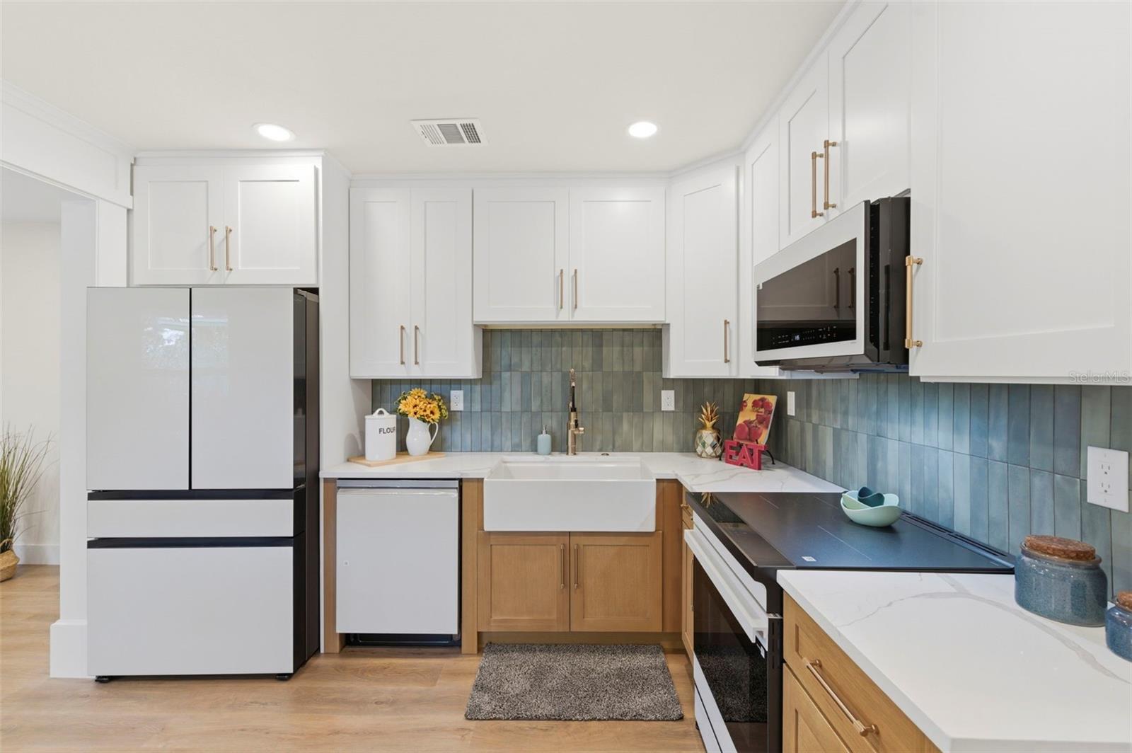 8051 26TH AVE N, ST PETERSBURG, FL — photo 18