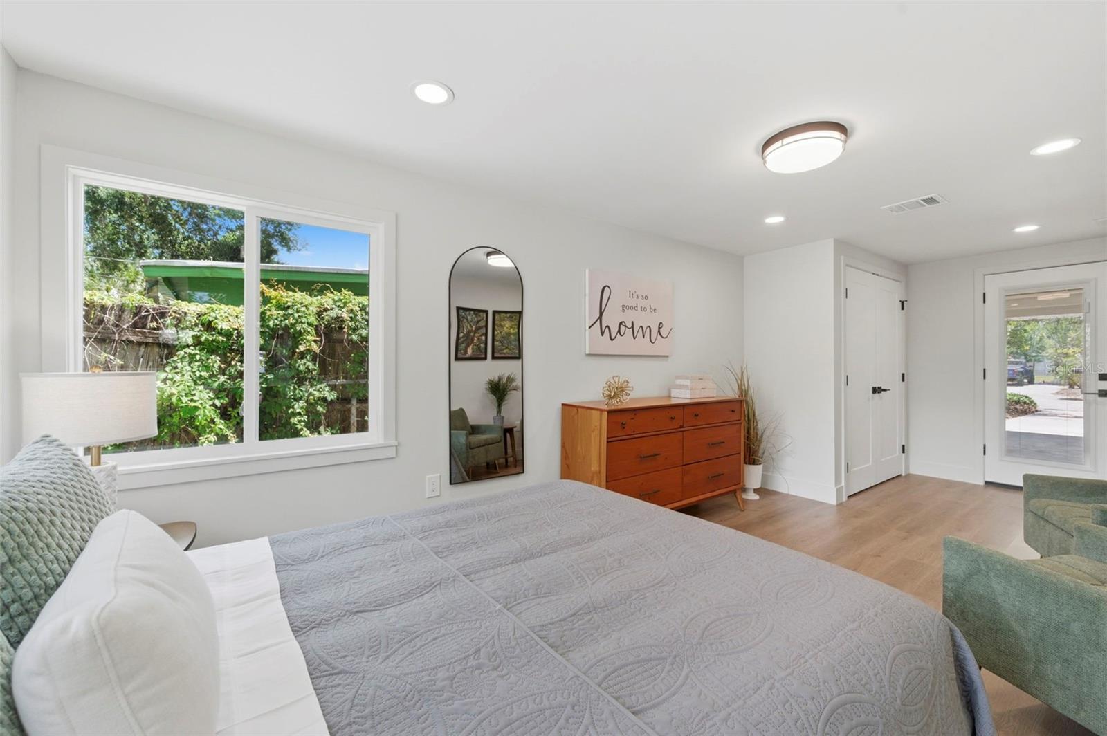 8051 26TH AVE N, ST PETERSBURG, FL — photo 28