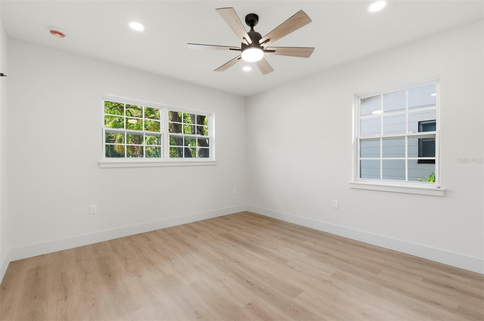 8051 26TH AVE N, ST PETERSBURG, FL — photo 29