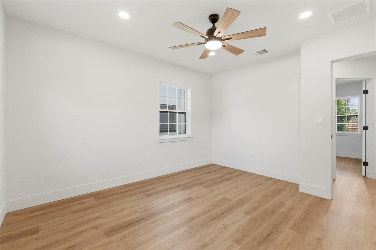 8051 26TH AVE N, ST PETERSBURG, FL — photo 30