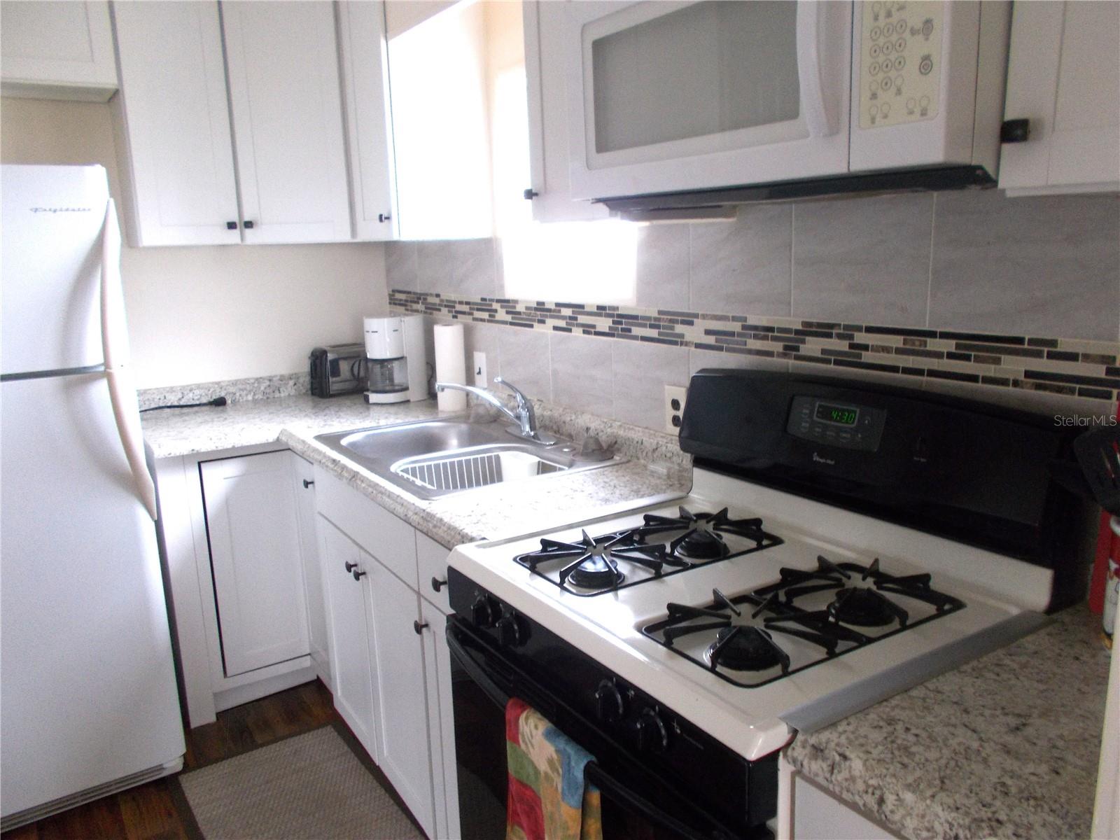 6821 OCEAN CT, NORTH PORT, FL — photo 3
