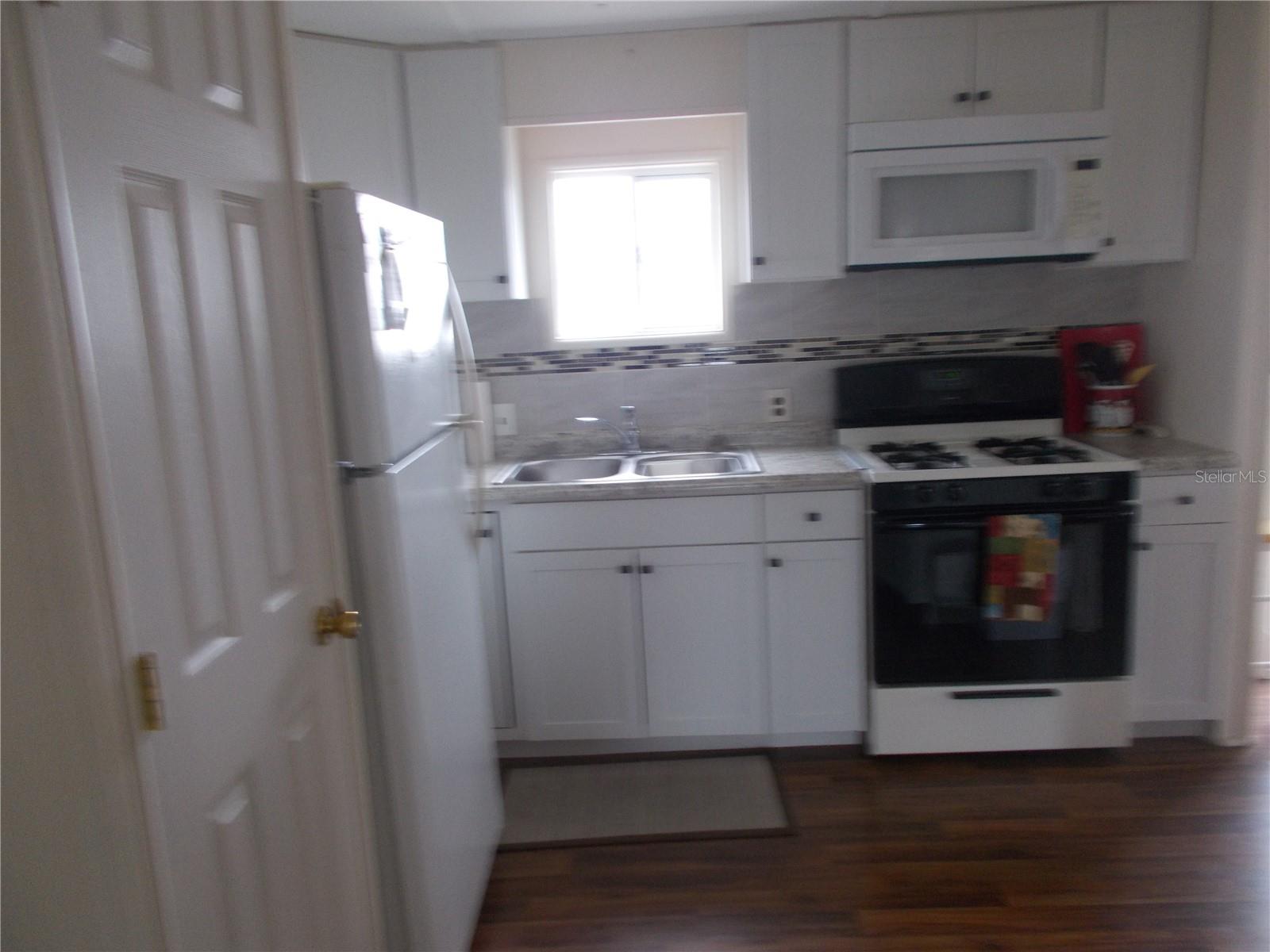 6821 OCEAN CT, NORTH PORT, FL — photo 5