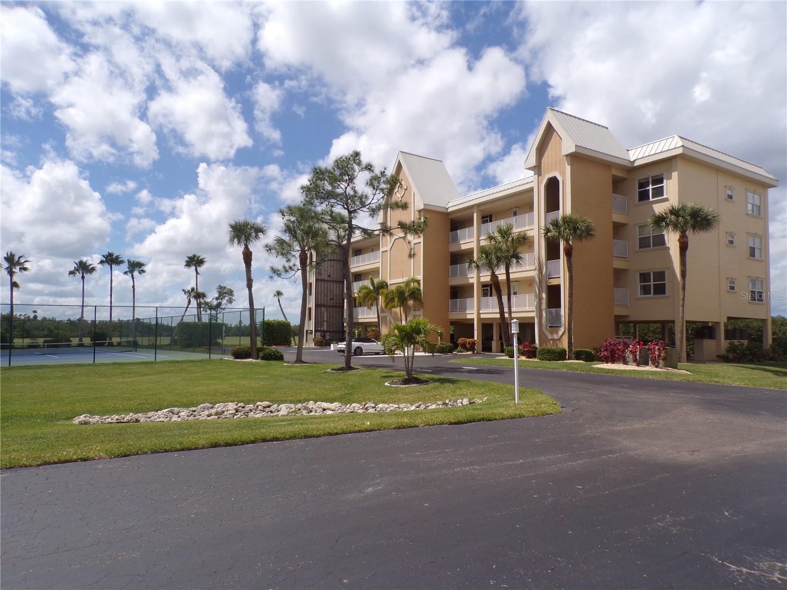 101 N MARION CT #114, PUNTA GORDA, FL — photo 33