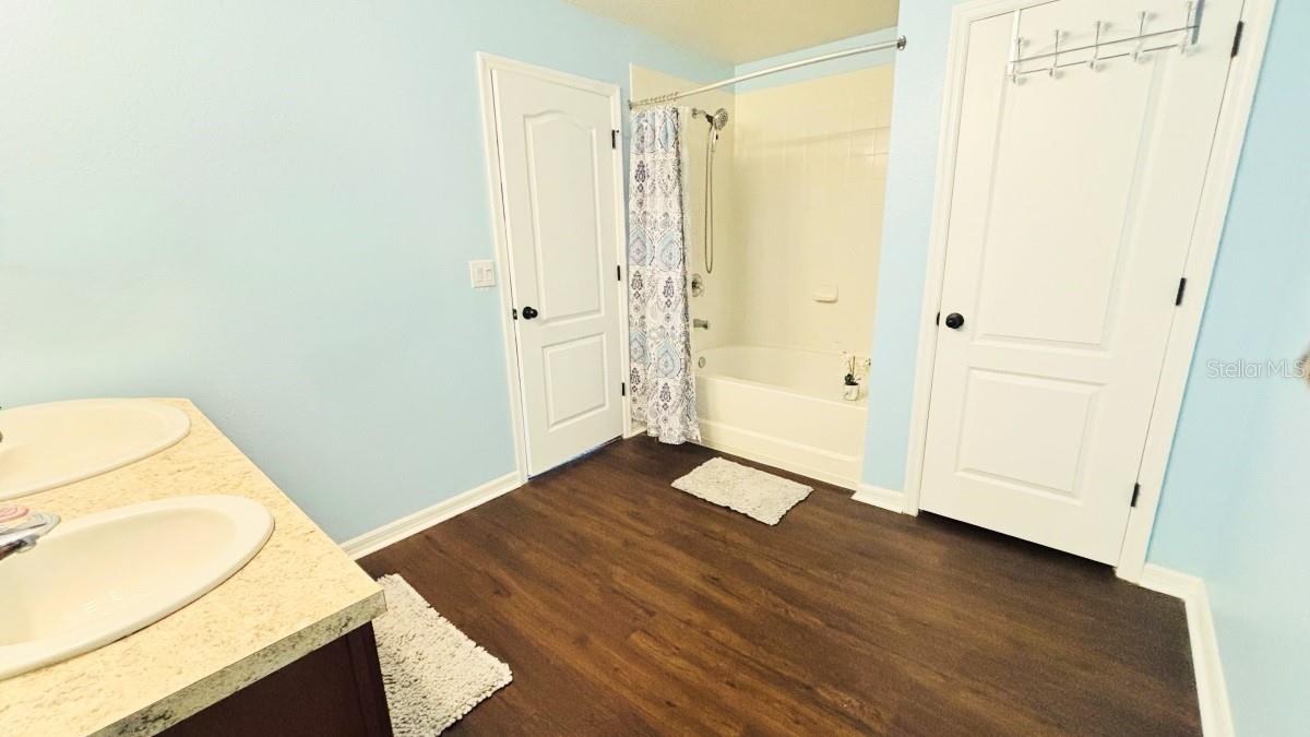 11521 SOUTHERN CREEK DR, GIBSONTON, FL — photo 10