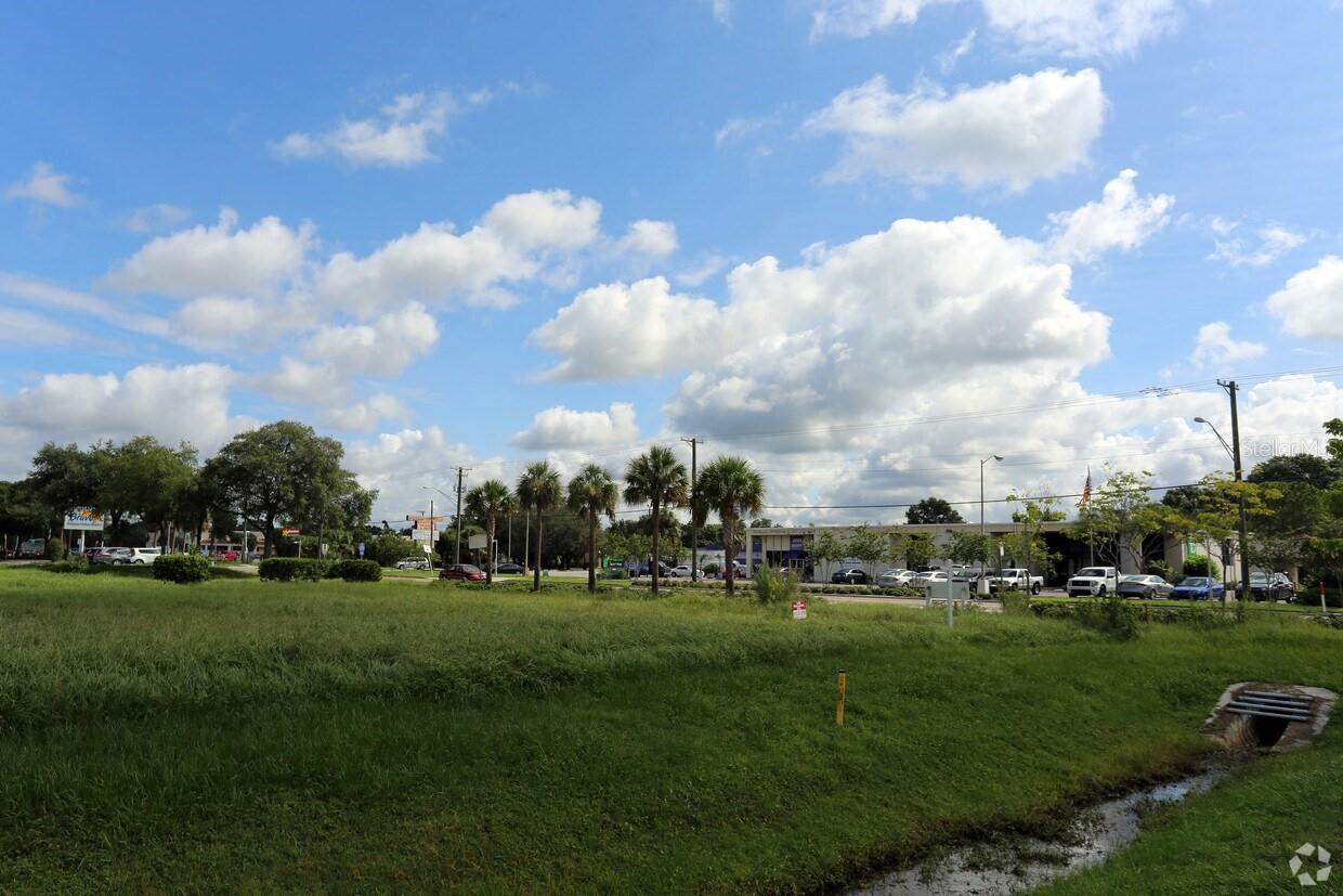 4201 W CREST AVE, TAMPA, FL — photo 4