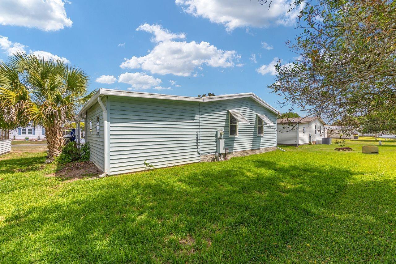 1116 W BOONE CT, LADY LAKE, FL — photo 11