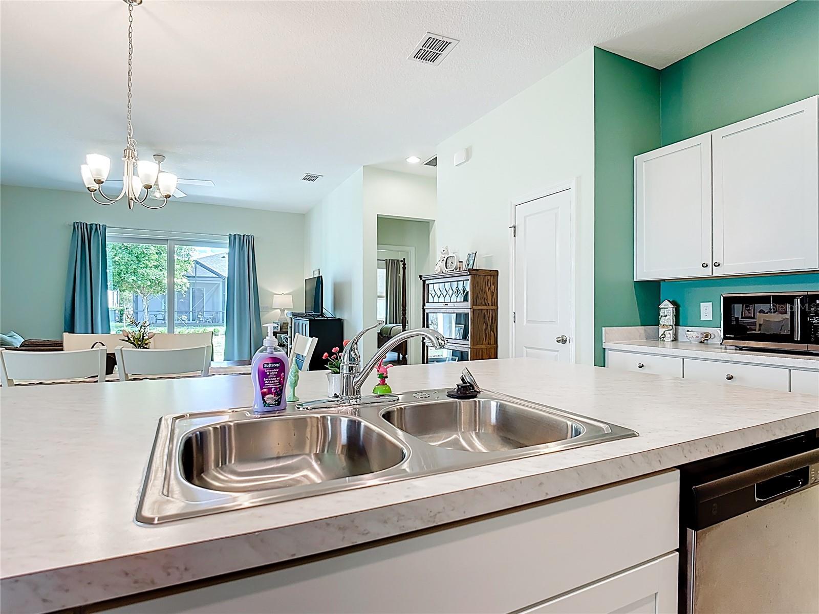 7624 SAND PIERRE CT, KISSIMMEE, FL — photo 9