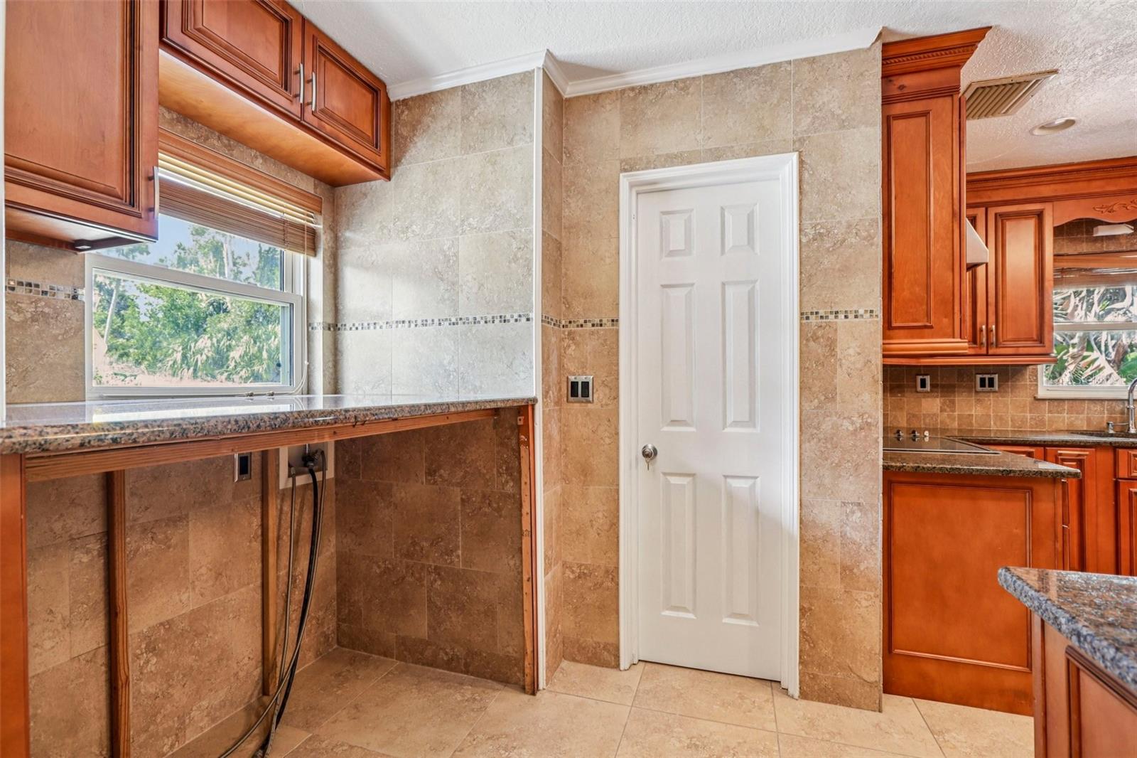 215 S WEST SHORE BLVD, TAMPA, FL — photo 21