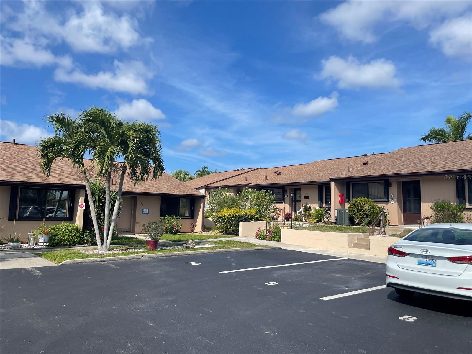 1001 W MARION AVE #8, PUNTA GORDA, FL — photo 2