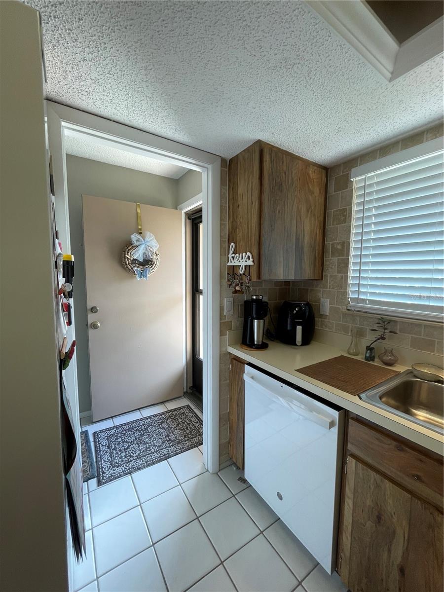 1001 W MARION AVE #8, PUNTA GORDA, FL — photo 13
