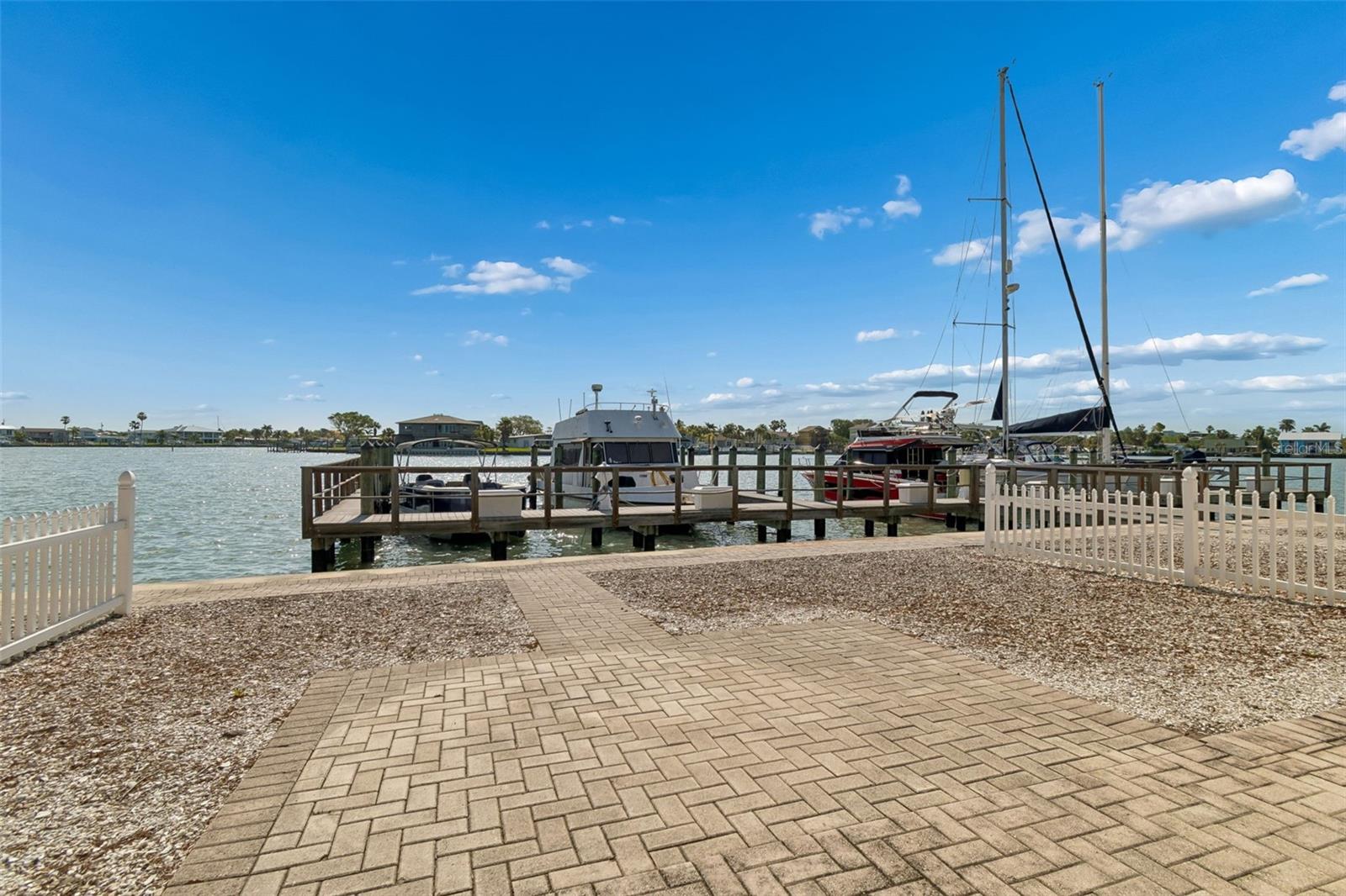 2307 BAY BLVD, INDIAN ROCKS BEACH, FL — photo 42