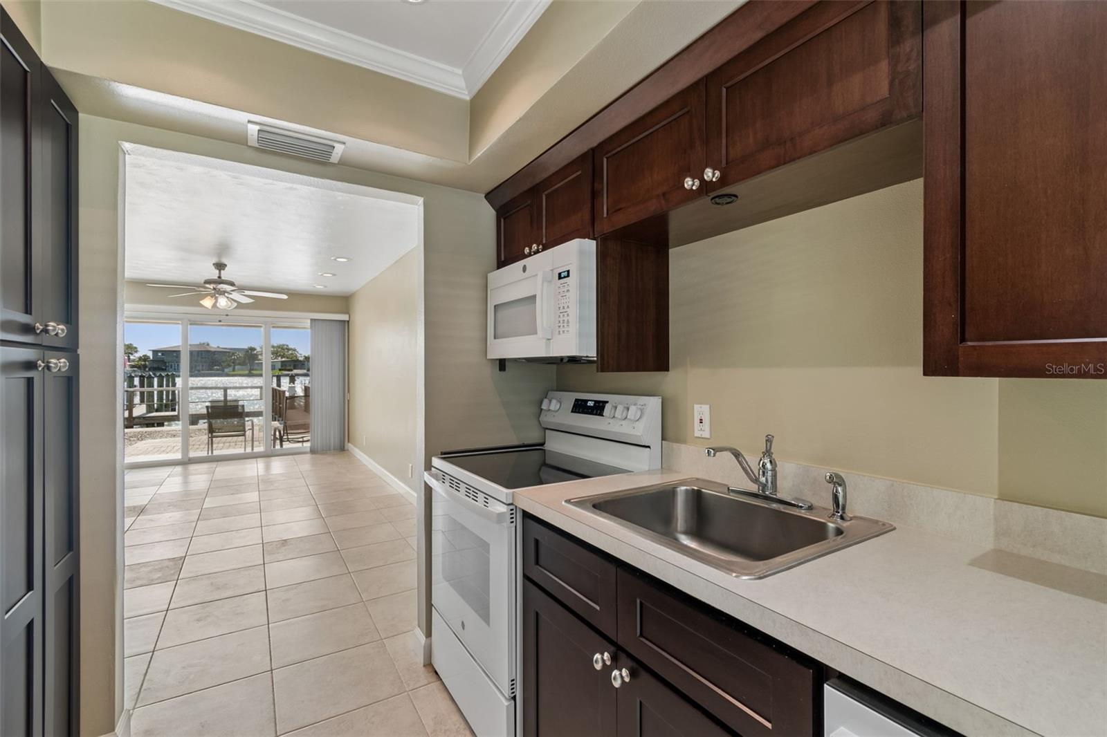 2307 BAY BLVD, INDIAN ROCKS BEACH, FL — photo 46