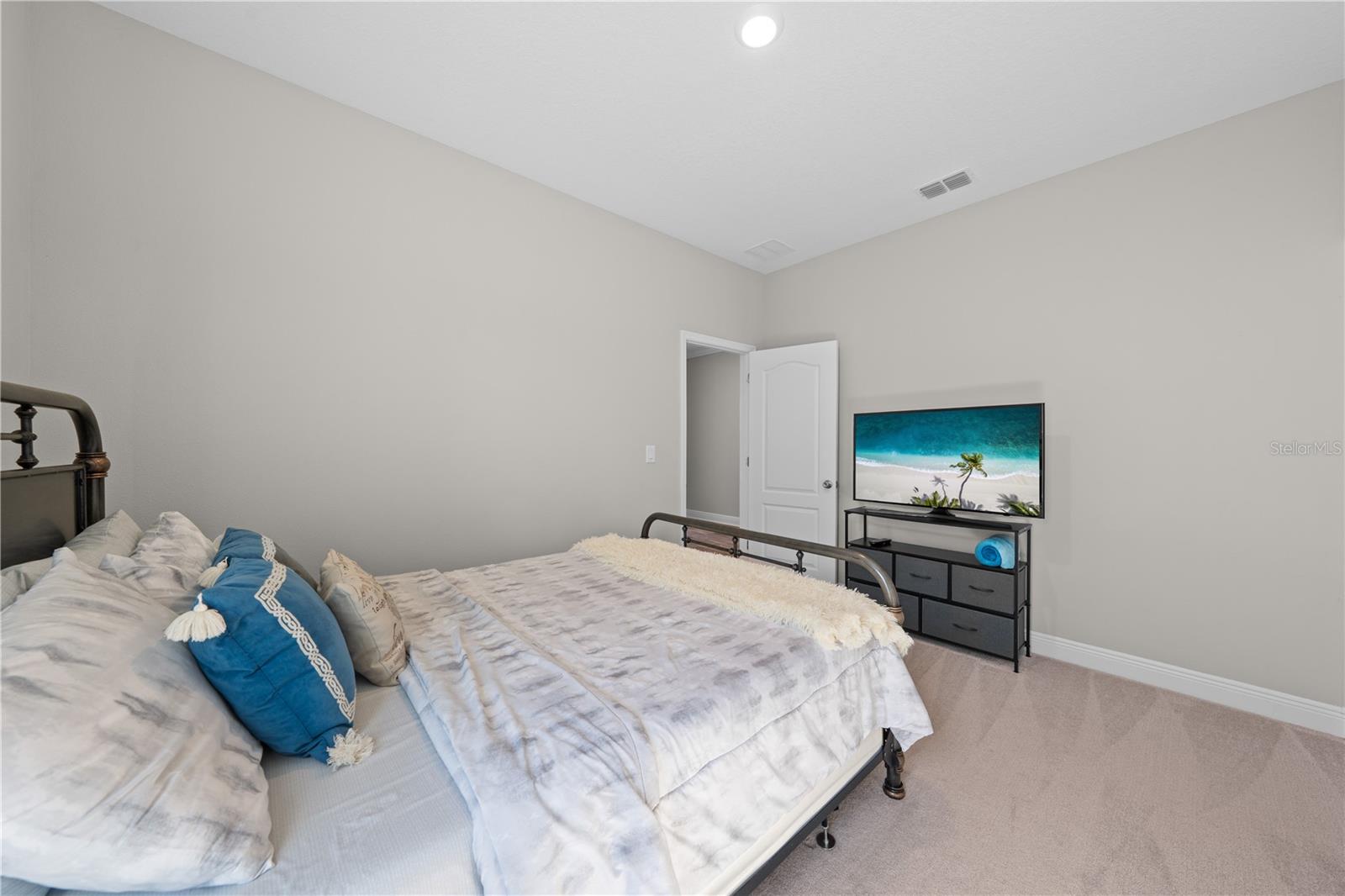 31041 JAZZ LEAF PL, SAN ANTONIO, FL — photo 33