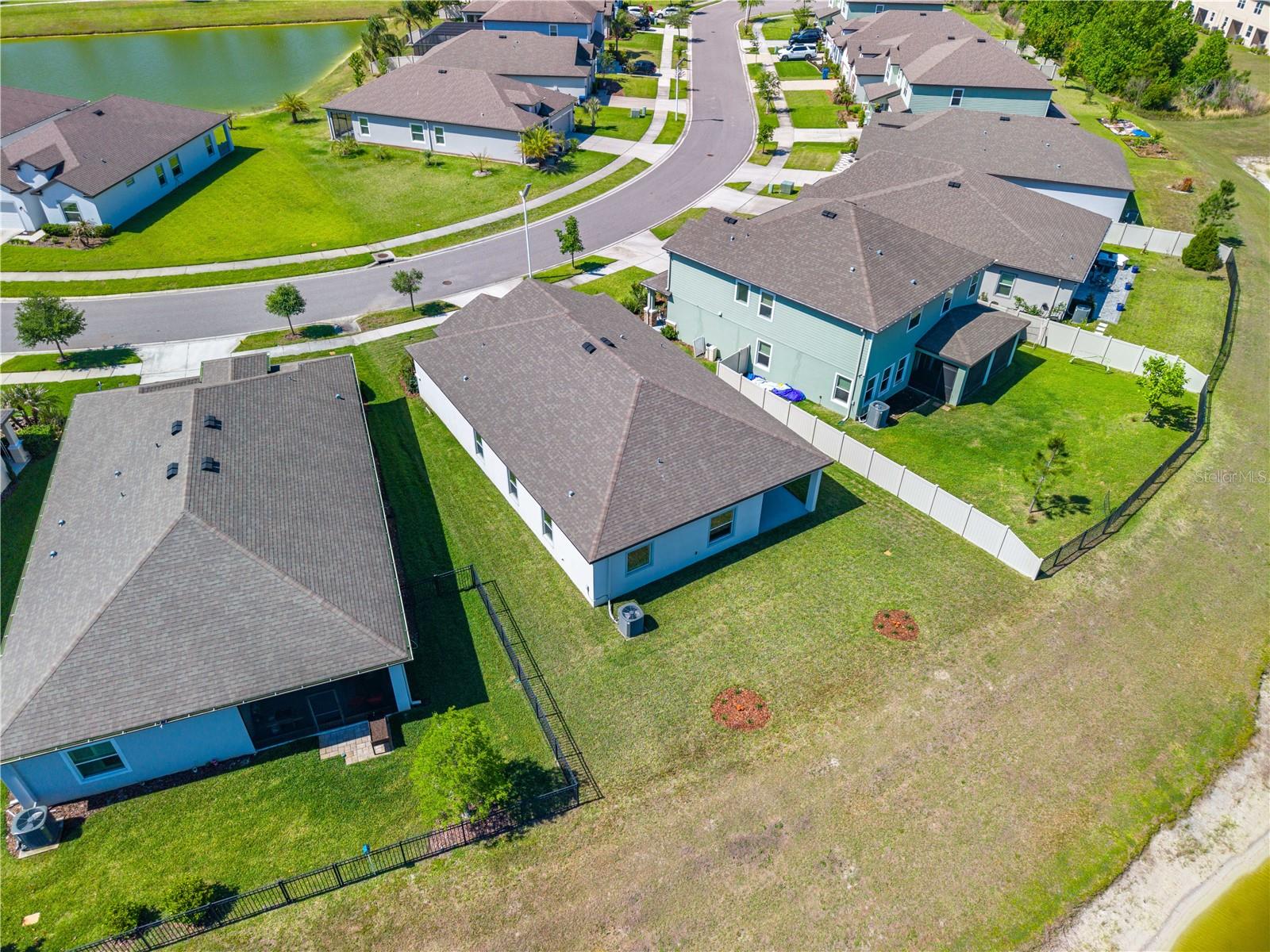 31041 JAZZ LEAF PL, SAN ANTONIO, FL — photo 51