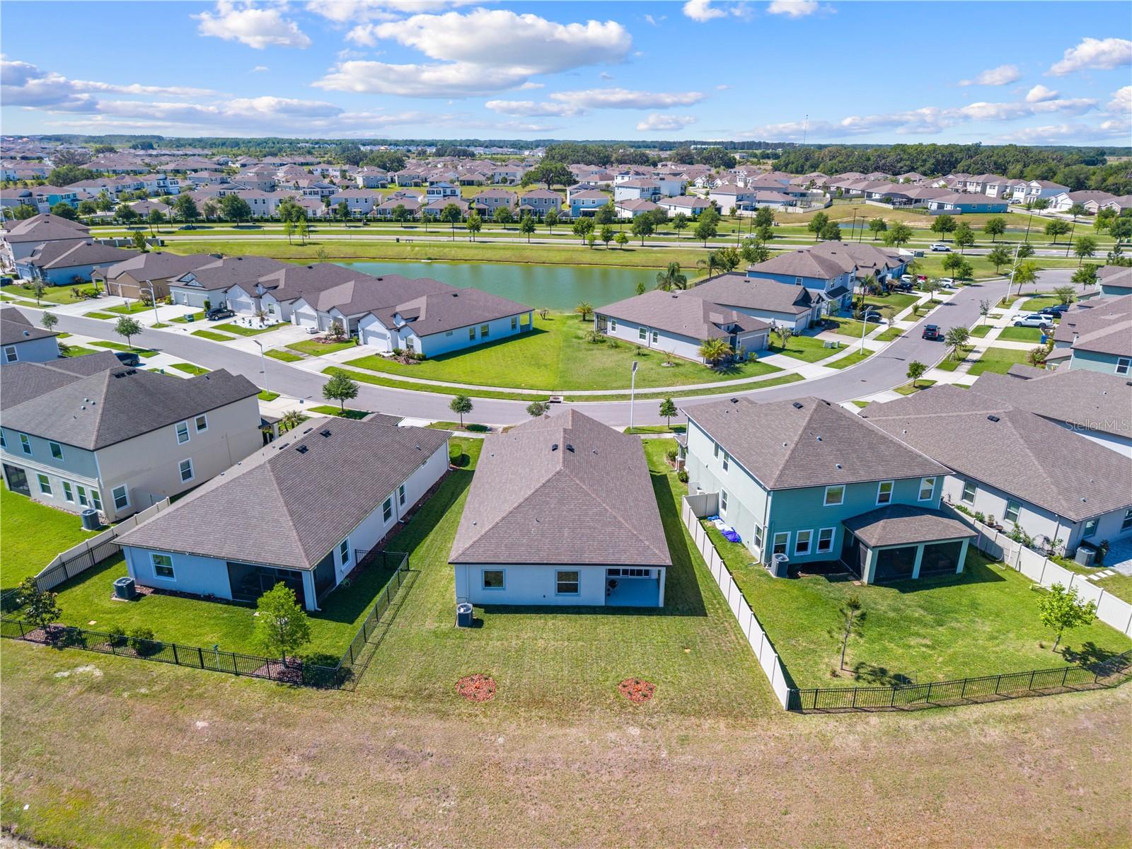 31041 JAZZ LEAF PL, SAN ANTONIO, FL — photo 52
