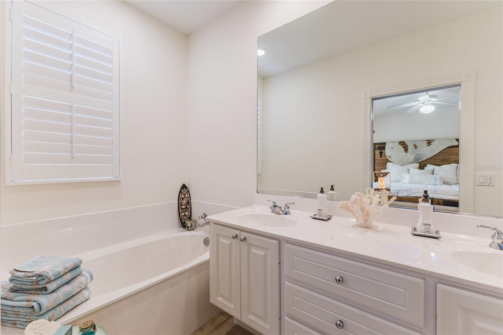 1564 NAPOLI DR W, SARASOTA, FL — photo 18