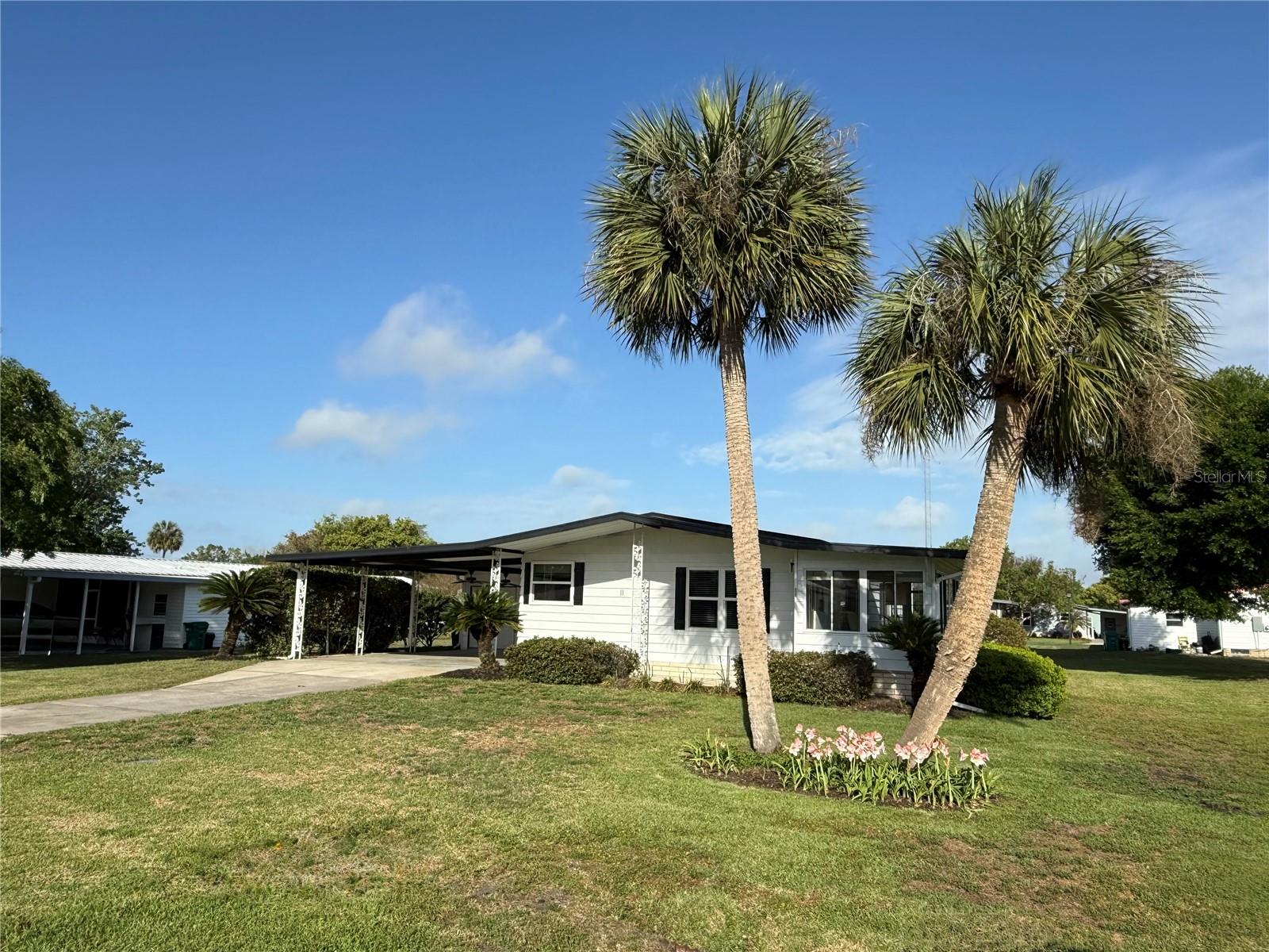 11 N BOBWHITE RD, WILDWOOD, FL