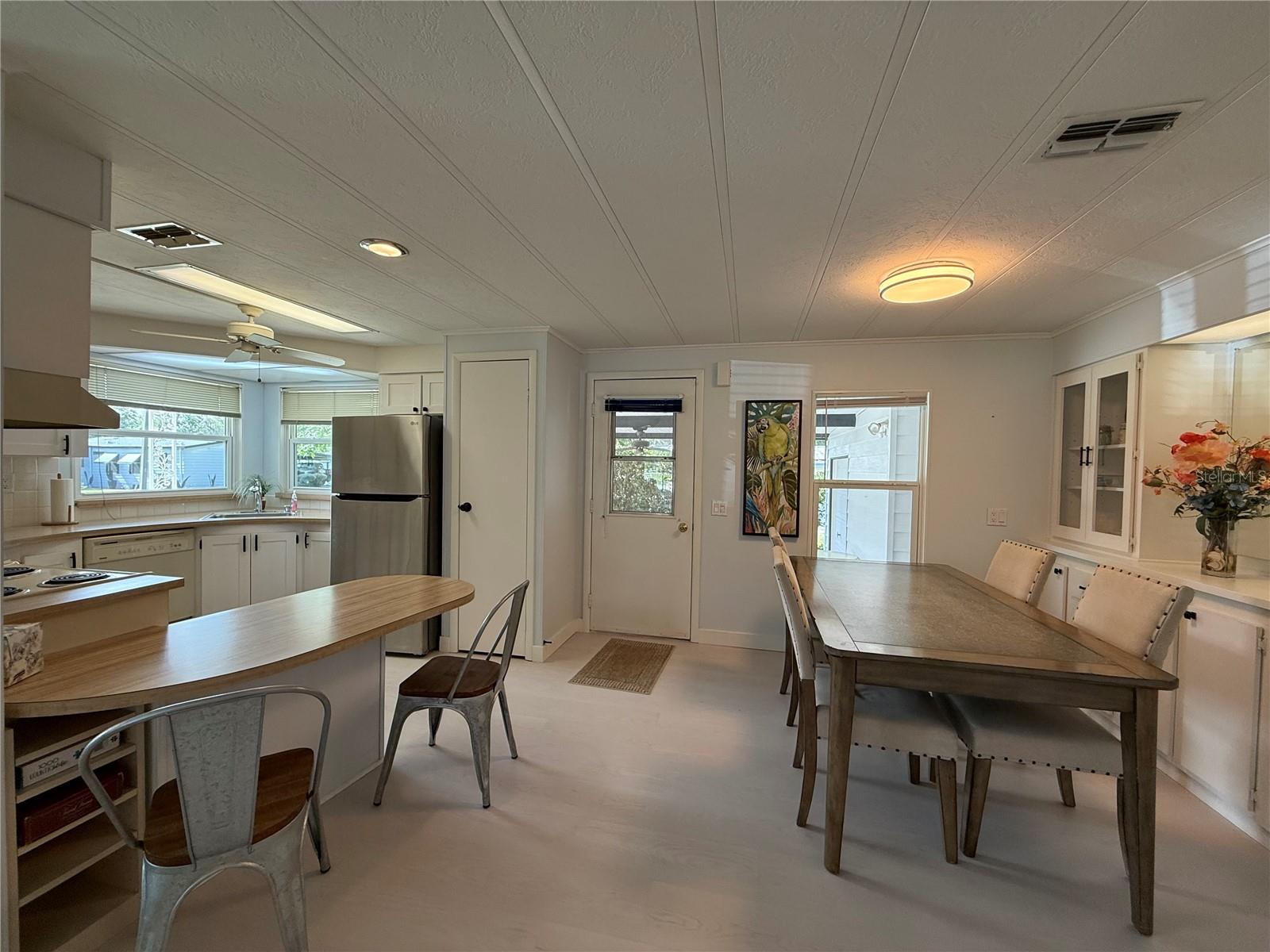 11 N BOBWHITE RD, WILDWOOD, FL — photo 7