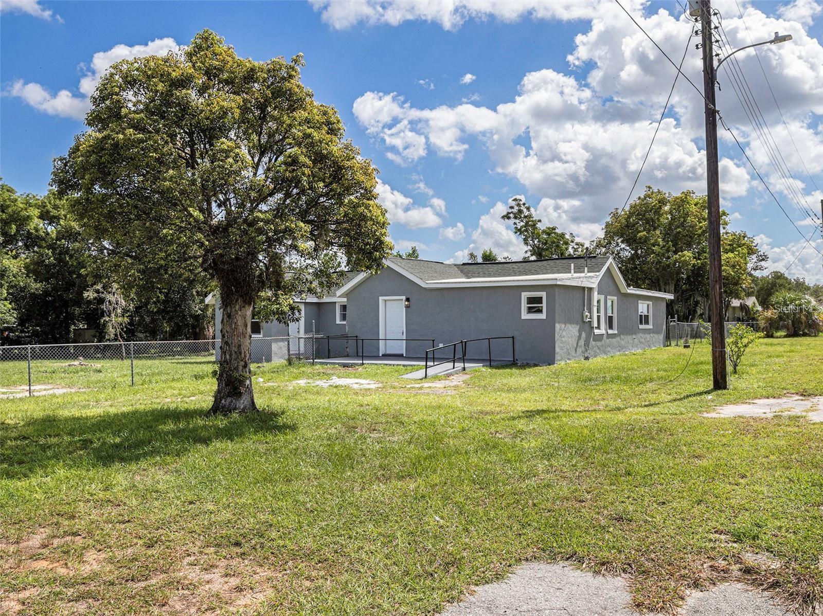 205 E CORNELL ST, AVON PARK, FL — photo 4