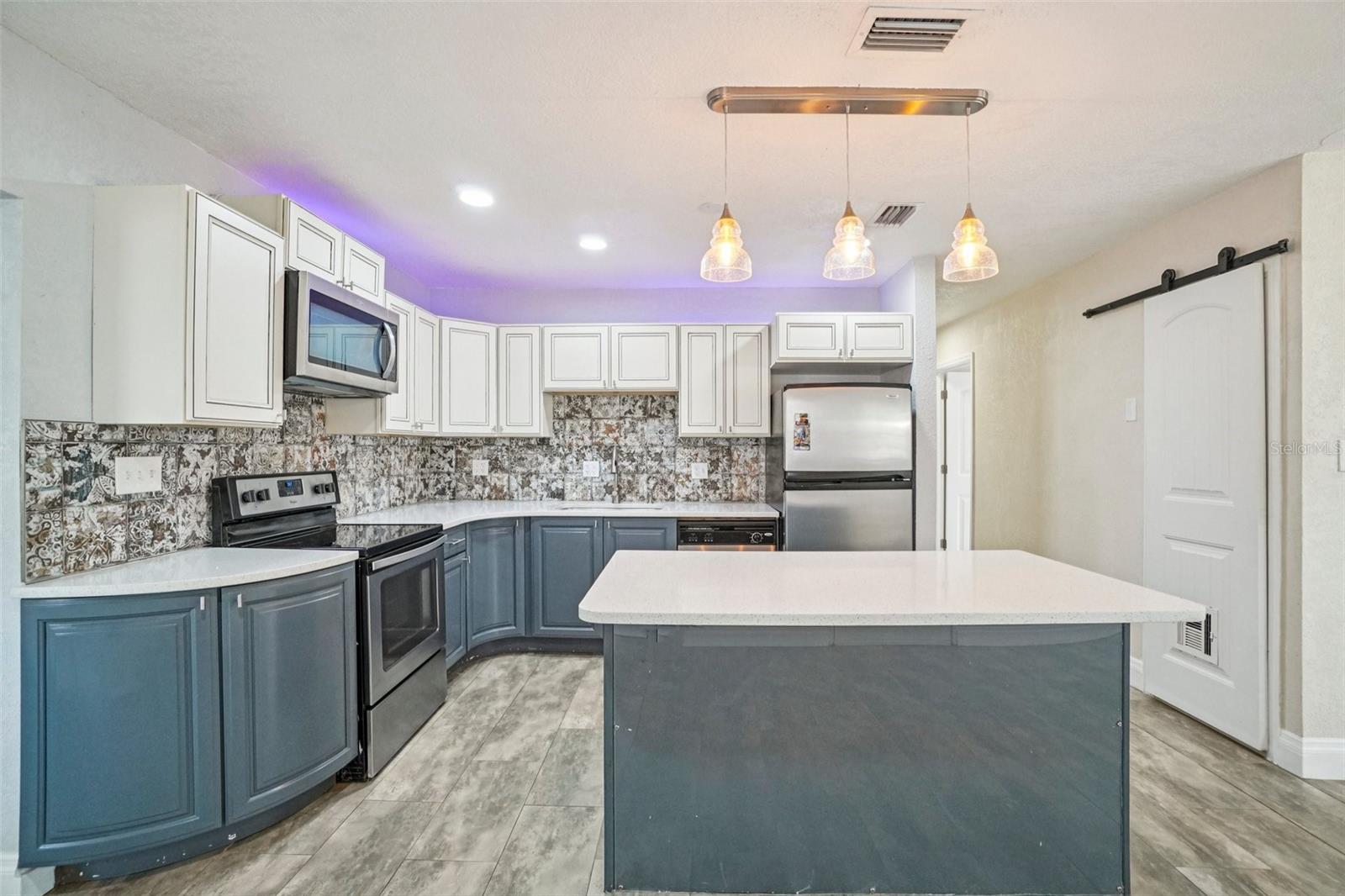 541 FIREFLY LN, APOLLO BEACH, FL — photo 8