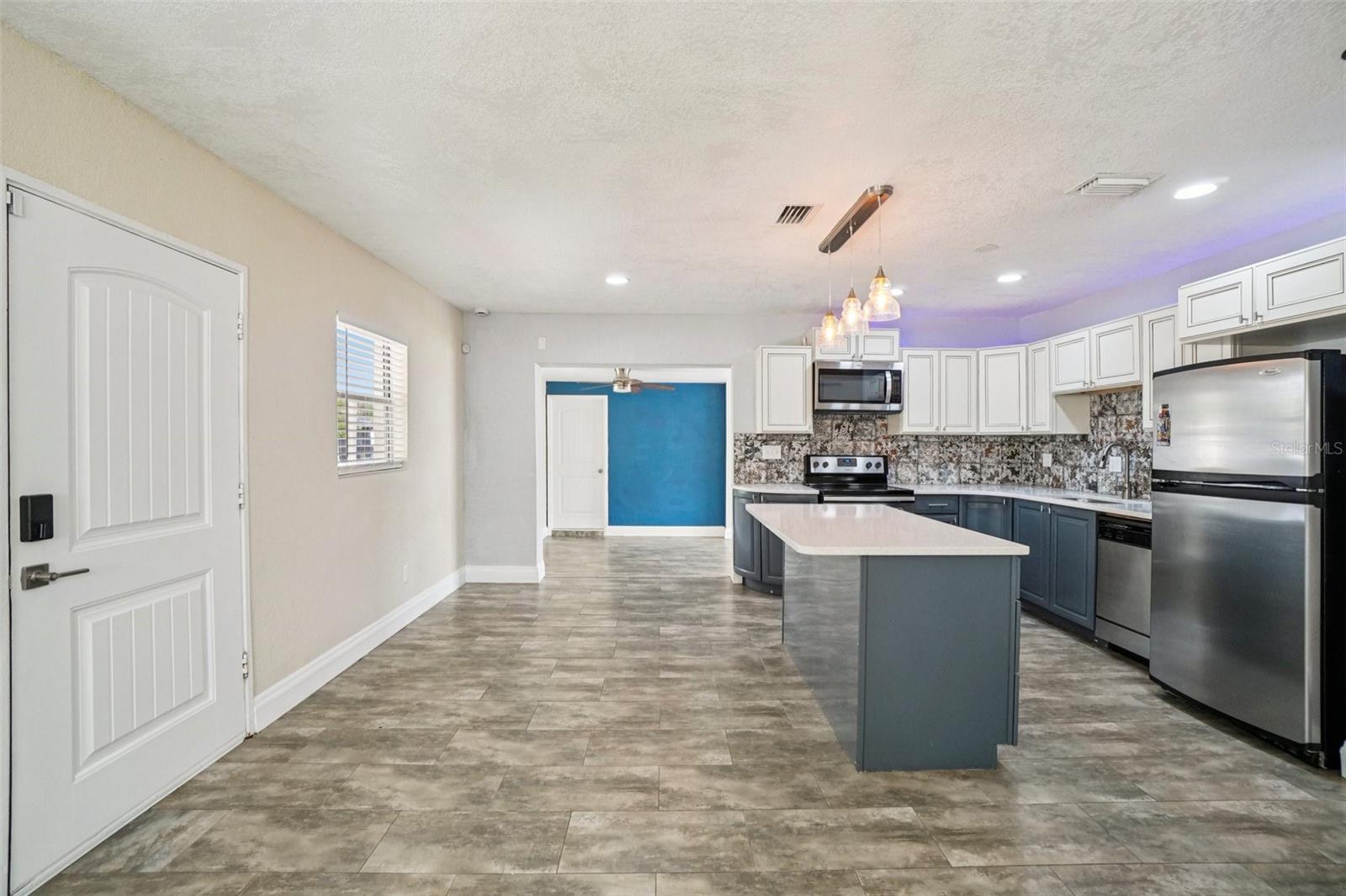 541 FIREFLY LN, APOLLO BEACH, FL — photo 10