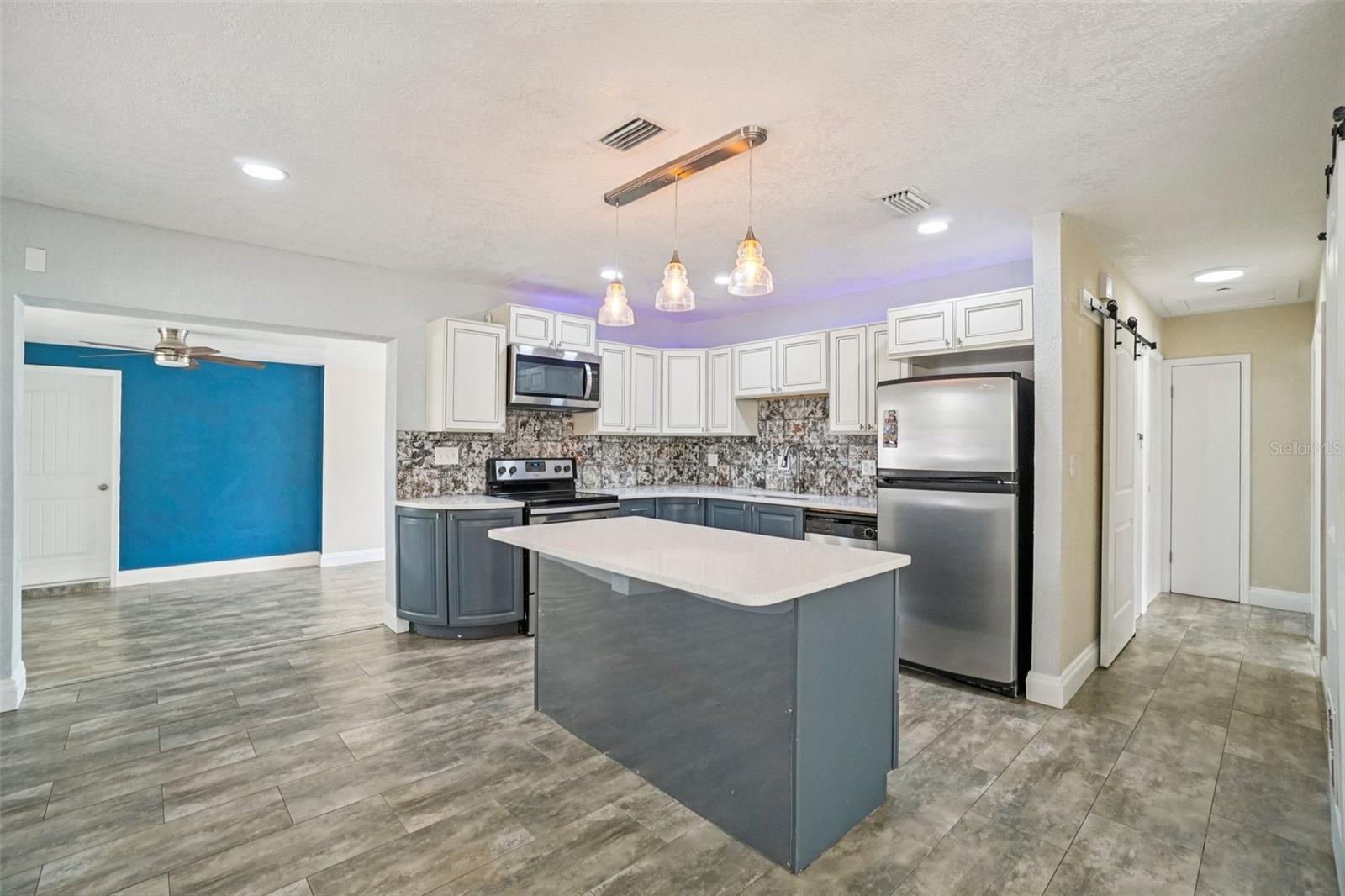 541 FIREFLY LN, APOLLO BEACH, FL — photo 11
