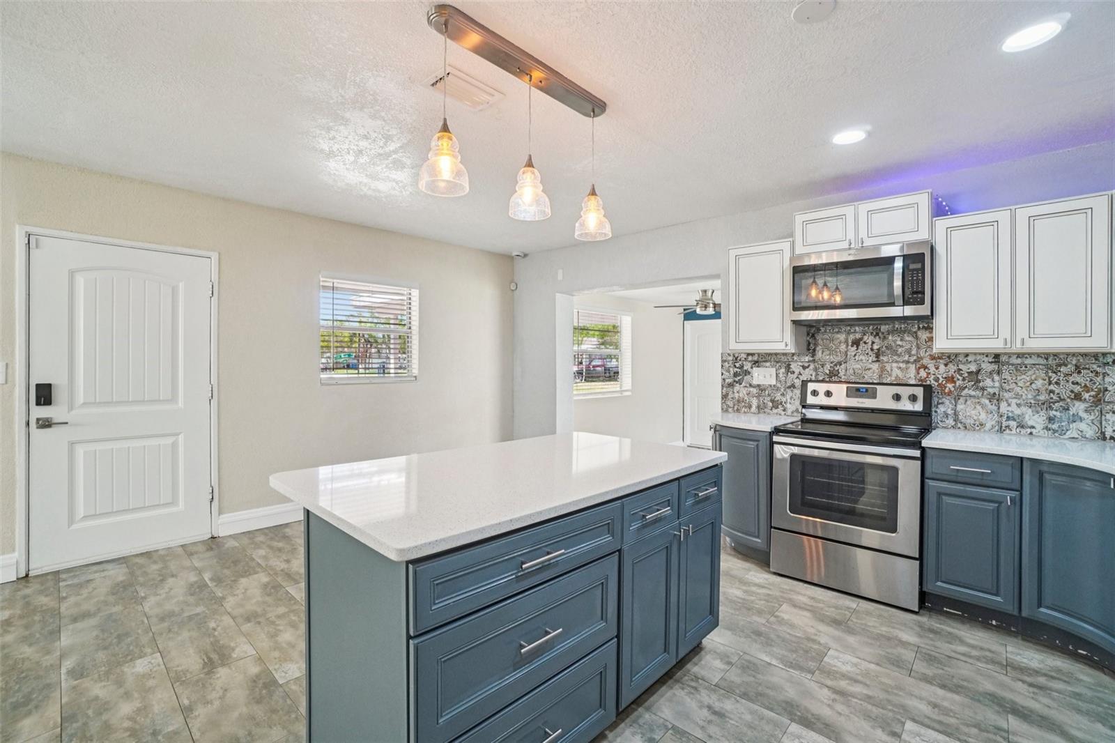 541 FIREFLY LN, APOLLO BEACH, FL — photo 14