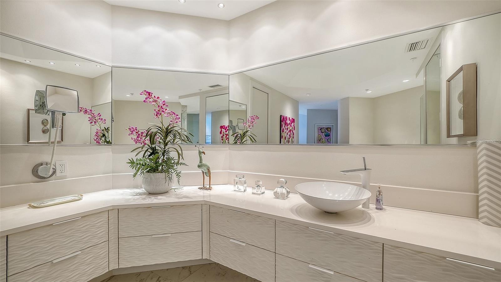 415 L AMBIANCE DR #A301, LONGBOAT KEY, FL — photo 28